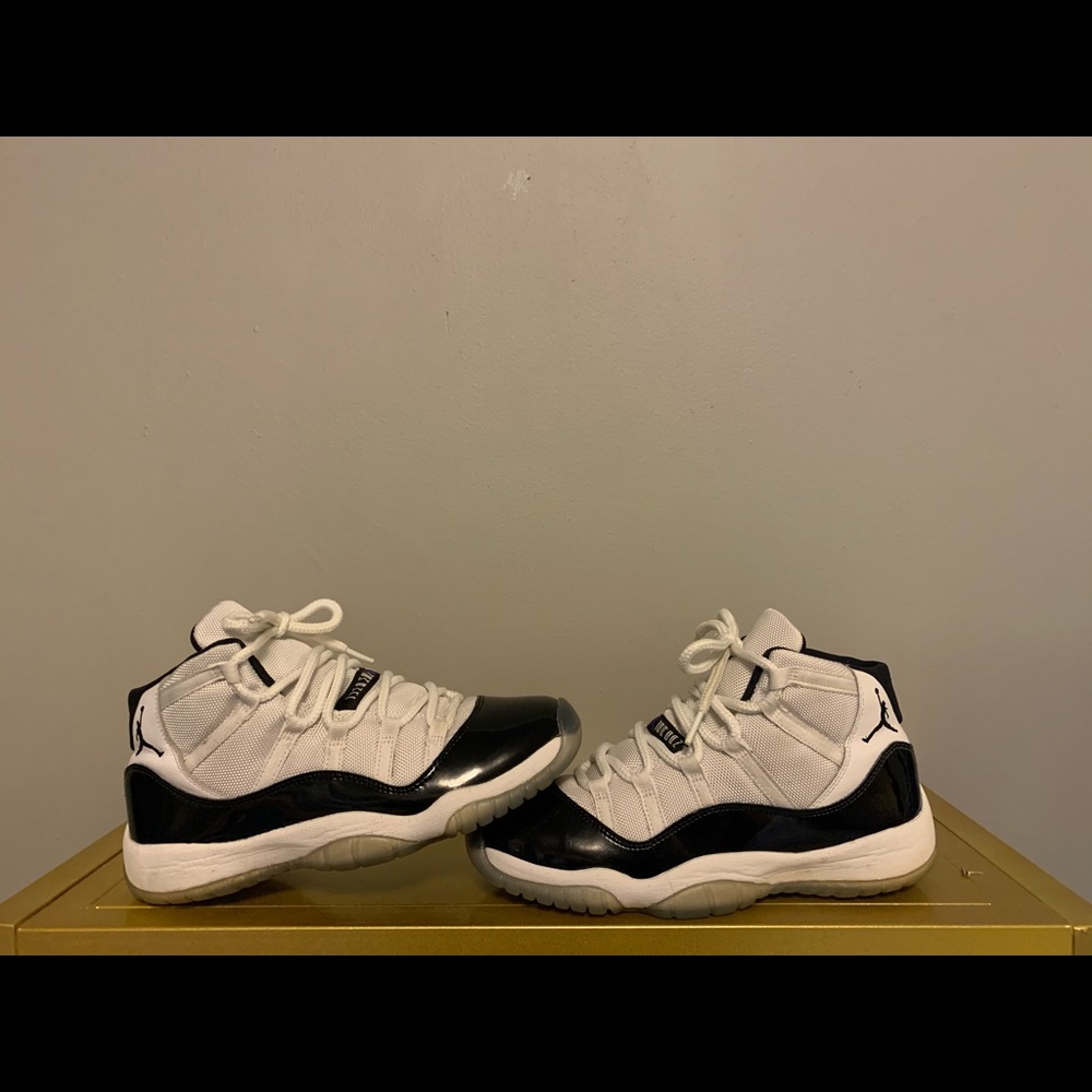 Air Jordan 11’s Grade School (SIZE 7)
